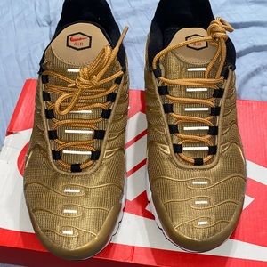 Air Max Plus Metallic Gold